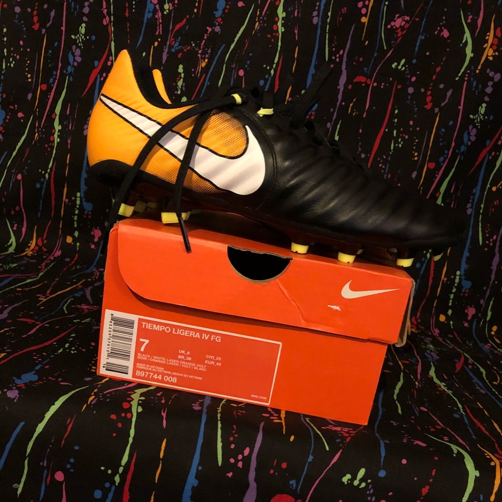 nike tiempo ligera iv Fg Size 7 (897744-008)